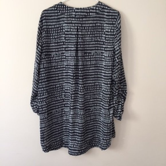 H & M WOMEN BLOUSE.  SIZE  EUR 44/US 14/CA 14.  COLOR BLACK AND WHITE - Picture 2 of 4
